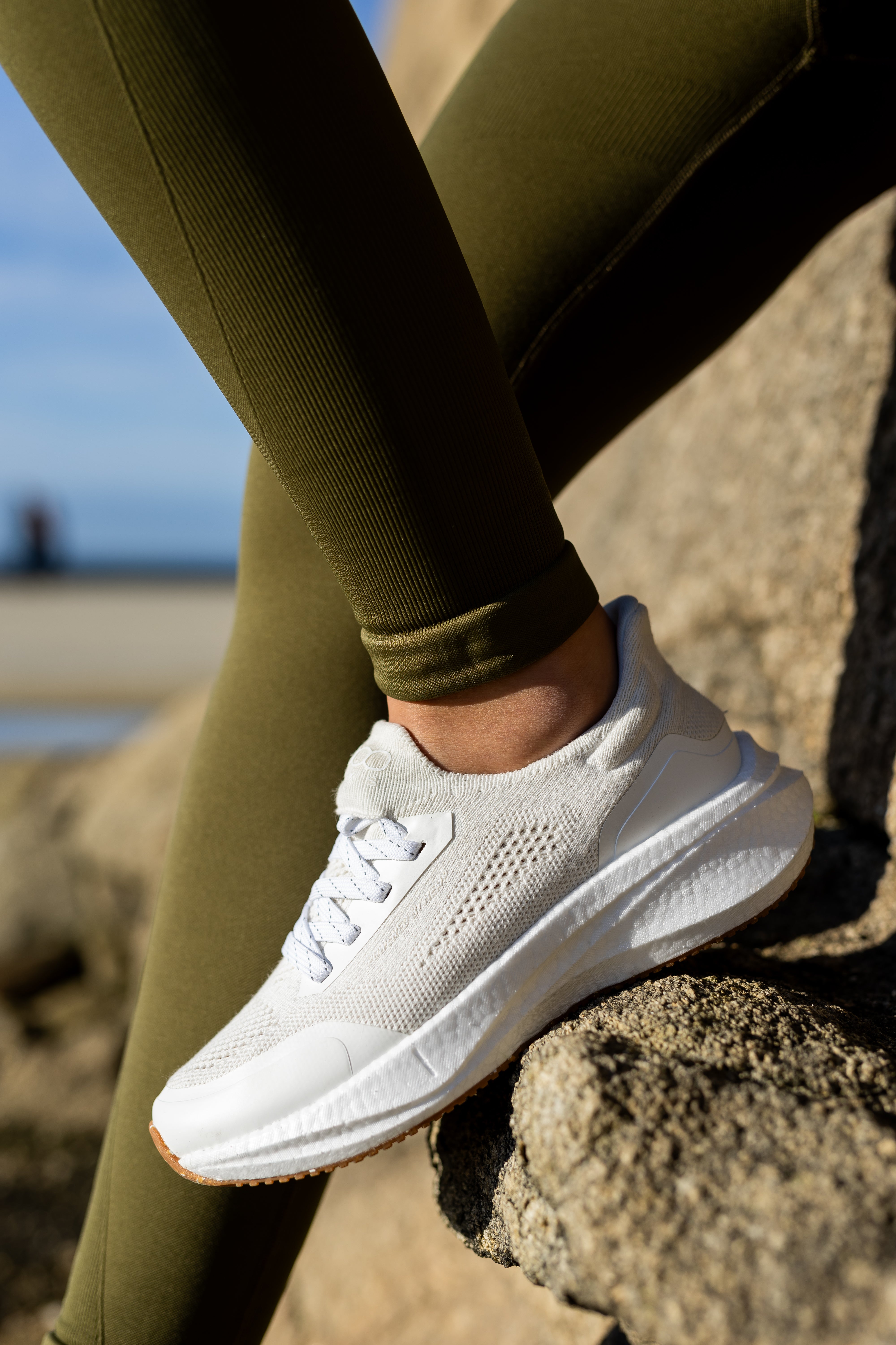ウォーキング・ランニングウェア 8000 Kicks RUN/380/WHITE W8 ウォーキング・ランニングウェア 8000 Kicks RUN/380/WHITE W8