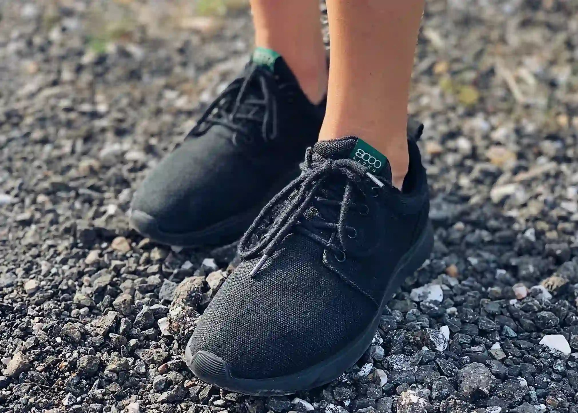 Full black Explorer V2 hemp shoes for men.